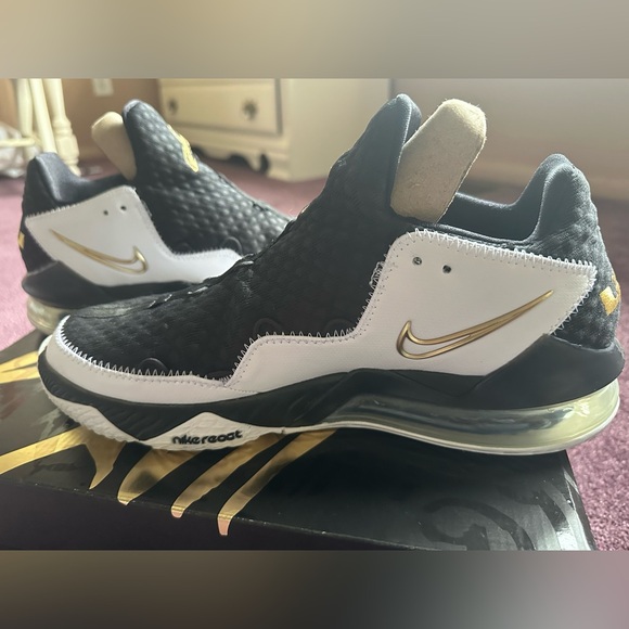 LeBron 17 Low 'Metallic Gold'; men’s size 9 - Picture 4 of 15